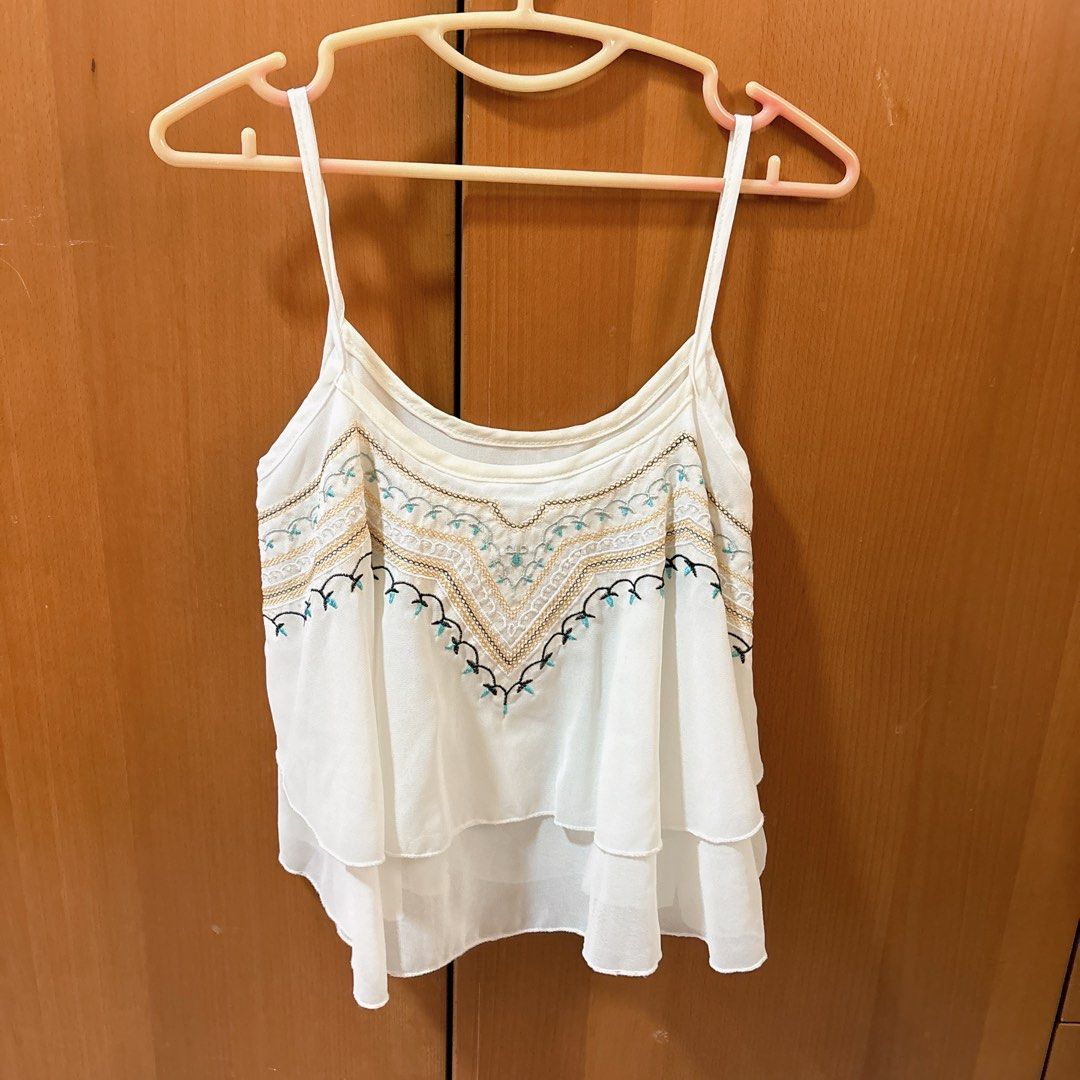 GUCCI crop top, Women's Fashion, Tops, Sleeveless on Carousell