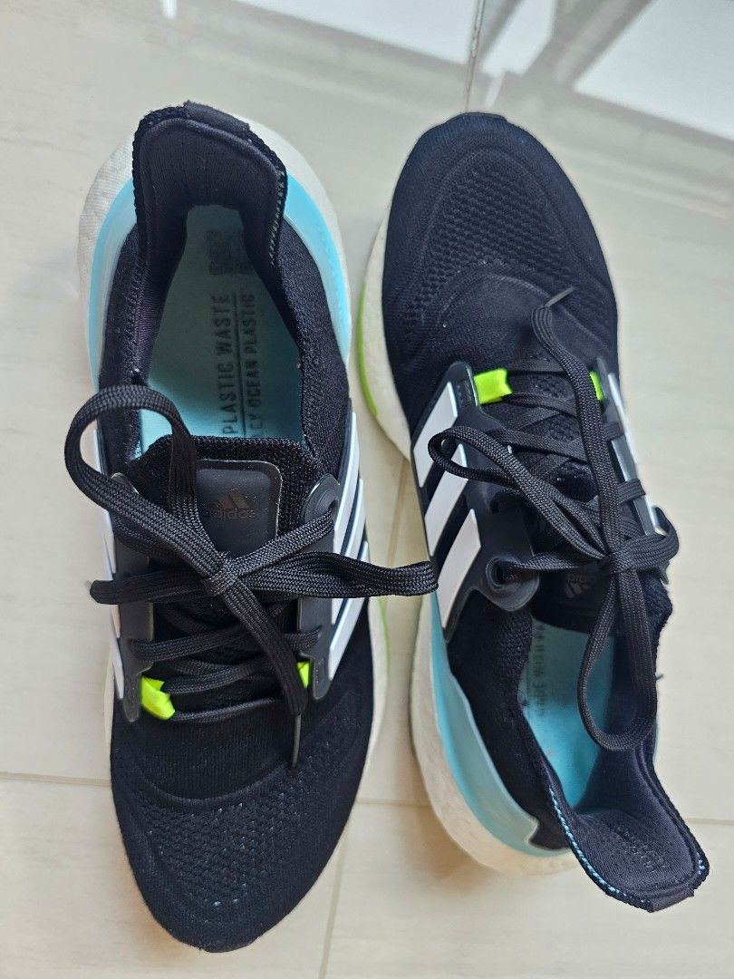 All black sales womens ultraboost