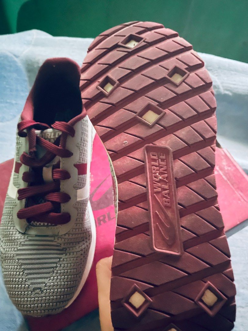 Freedom trainer hotsell world balance