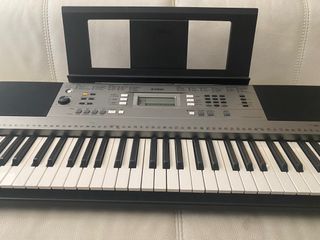 Yamaha E353 keyboard