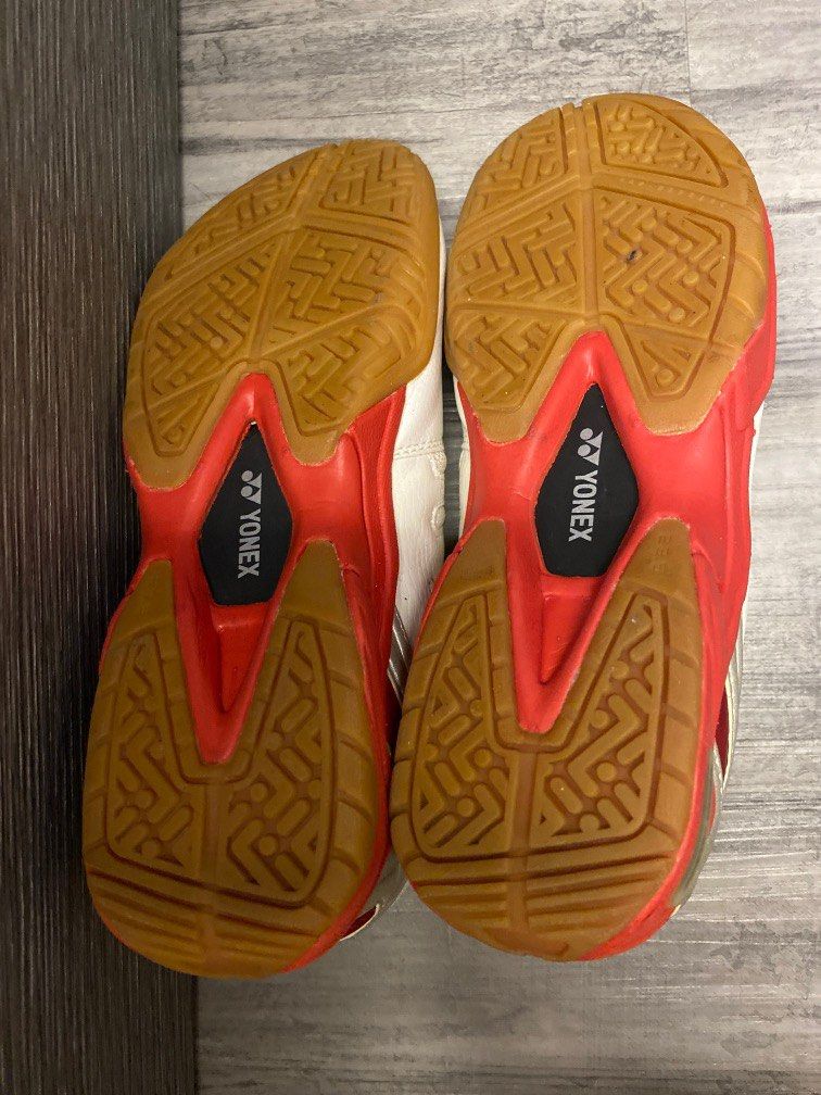 Badminton sales shoes bottom