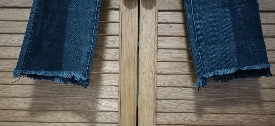 Frayed edge jeans store