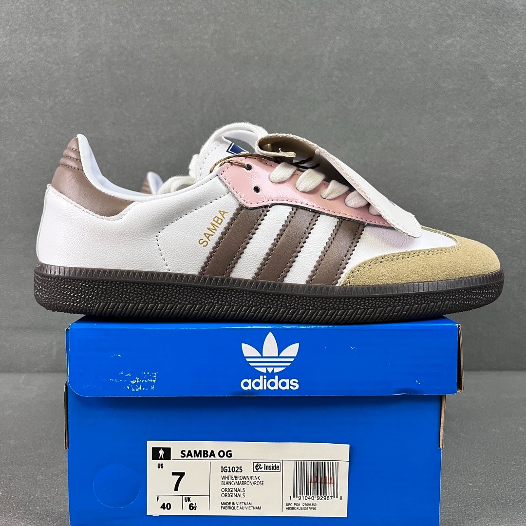 Adidas Samba, Women's Fashion, Footwear, Sneakers on Carousell