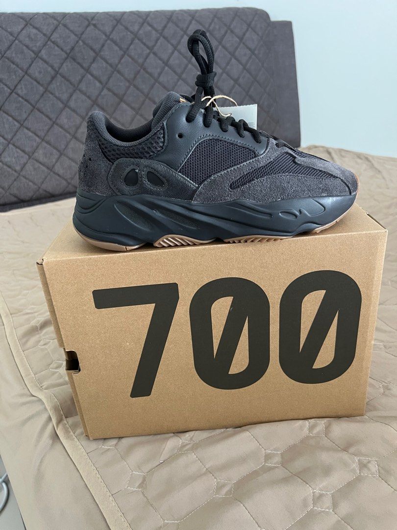 Adidas yeezy 700 v1 unt new arrivals