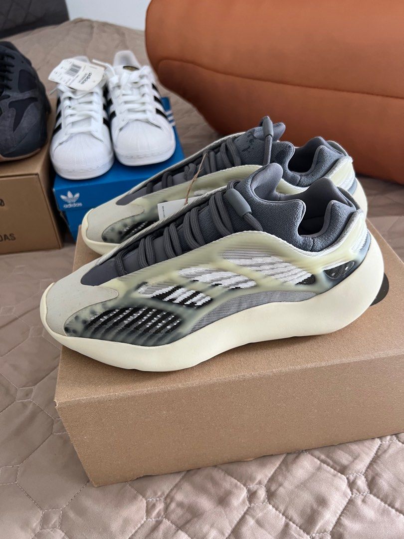 Adidas yeezy 700 v3 fade salt 7.5uk