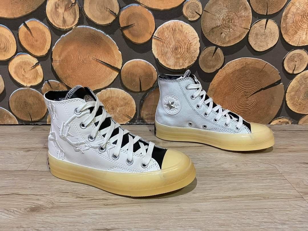 Jordan best sale 16 converse