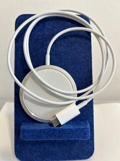 Apple- MagSafe charger