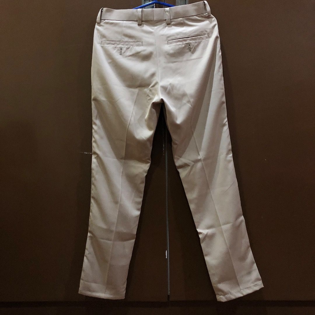 Arrow Slacks (Category: Jeans) located in Caloocan City. Submitted by beholdtheone (Listing ID 1257465992, Image 3). Description: Arrow Slacks - Size: Waist: 71cm / 28in Outseam: 94cm / 37in Inseam: 71cm / 28in - Brown - Tapered fit Inclusion: 1x slacks RFS: Never used Dealing: - Gcash/bank transfer only - Shipping will be covered by buyer - Payment first policy - Reservations are 50% of original price, non-refundable.