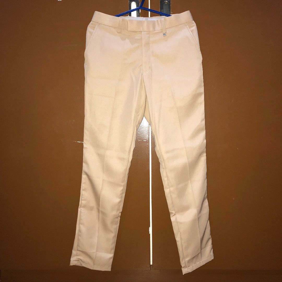 Arrow Slacks (Category: Jeans) located in Caloocan City. Submitted by beholdtheone (Listing ID 1257465992, Image 2). Description: Arrow Slacks - Size: Waist: 71cm / 28in Outseam: 94cm / 37in Inseam: 71cm / 28in - Brown - Tapered fit Inclusion: 1x slacks RFS: Never used Dealing: - Gcash/bank transfer only - Shipping will be covered by buyer - Payment first policy - Reservations are 50% of original price, non-refundable.
