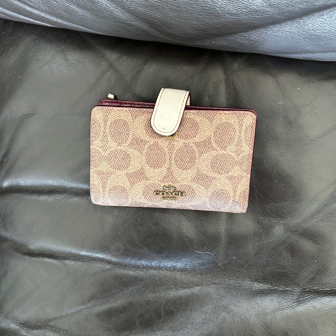 How to authenticate coach wallet on sale