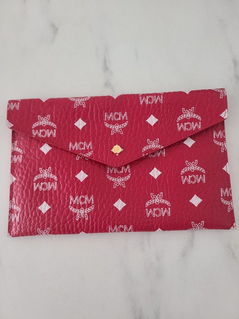 Mcm on sale clutch red
