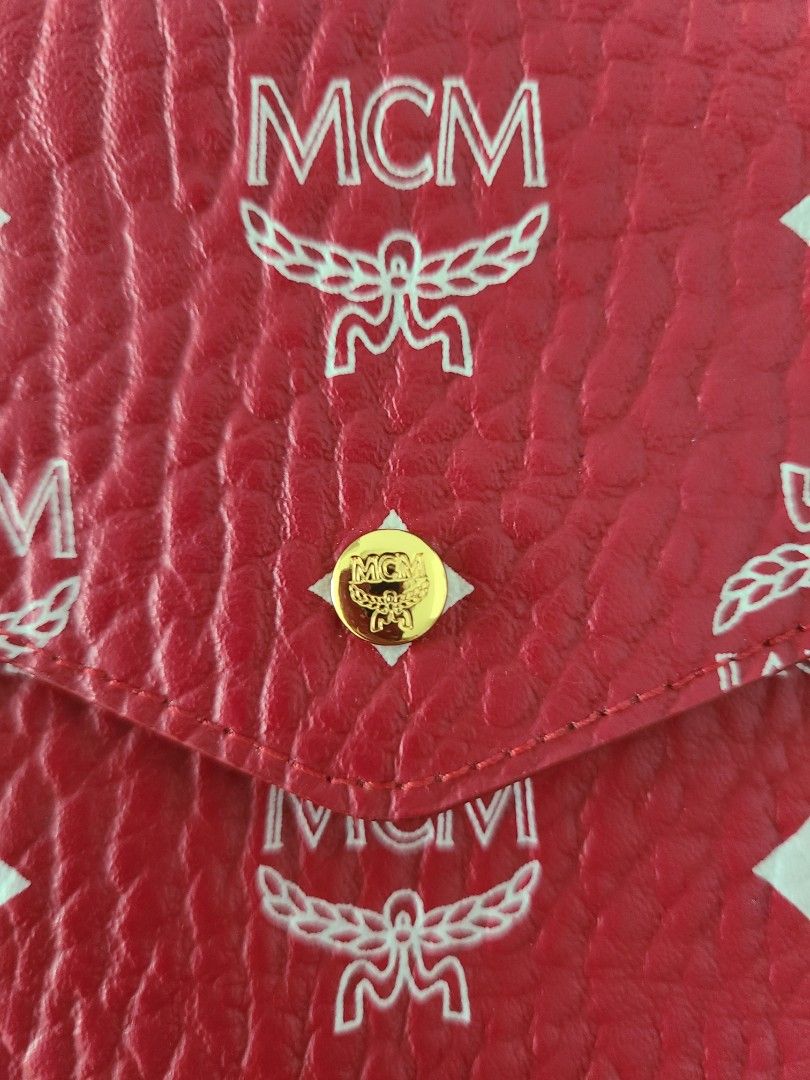 Mcm discount clutch red