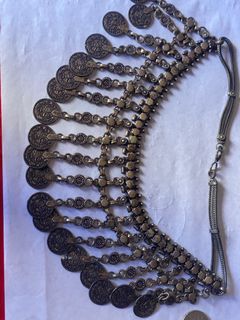 Big antique necklace use by the bedouine tribe of desert of irac in good condition