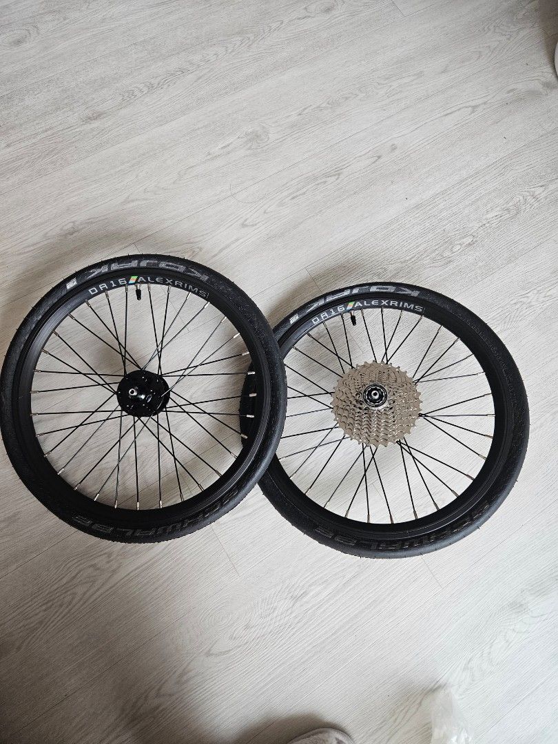 Birdy P40 18inch wheelset DA16 alexrims with both Kojak tyre and