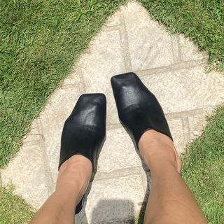 Black Closed toe heels y2k