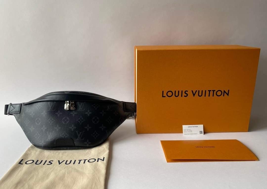 BRANDNEW LV DISCOVERY BUMBAG MONOGRAM ECLIPSE, Luxury, Bags & Wallets on  Carousell