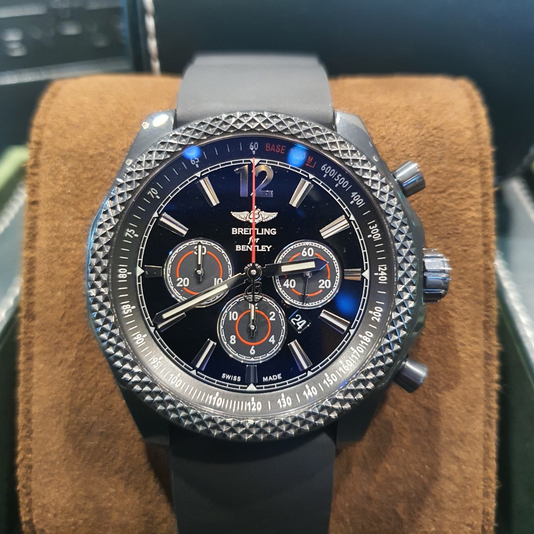 Breitling Bentley Barnato 42 Midnight Carbon