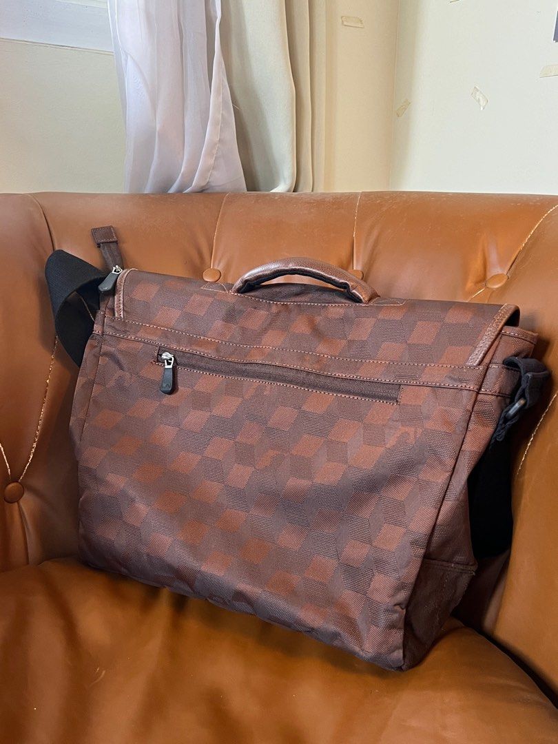brown Major League Baseball checkered sling bag (Category: Sling Bags) located in Mandaluyong City. Submitted by thincrustpizza123 (Listing ID 1257371064, Image 2). Description: ₩119,000 original price as seen on the tag.