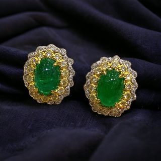 Cabochon emerald earrings - 7.11 carats