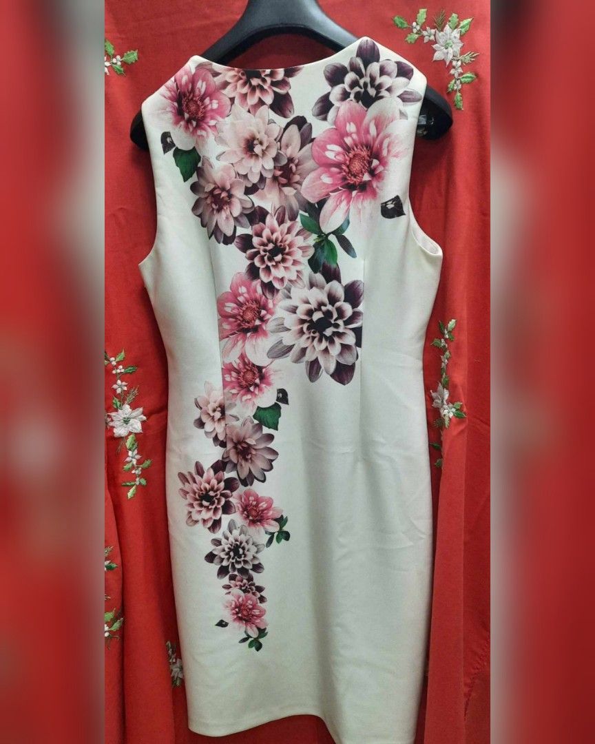 Calvin Klein floral dress Women s Fashion Dresses Sets