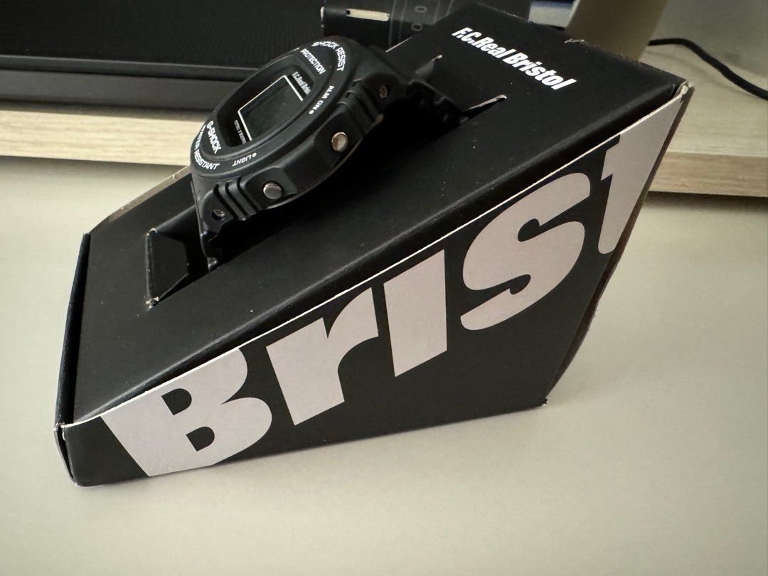 FCRB Casio G-Shock x FC Real Bristol 聯乘DW-5700, 男裝, 手錶及配件