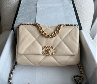 ✖️SOLD✖️ Chanel 19 in Small Dark Denim 3 tone HW, Luxury, Bags