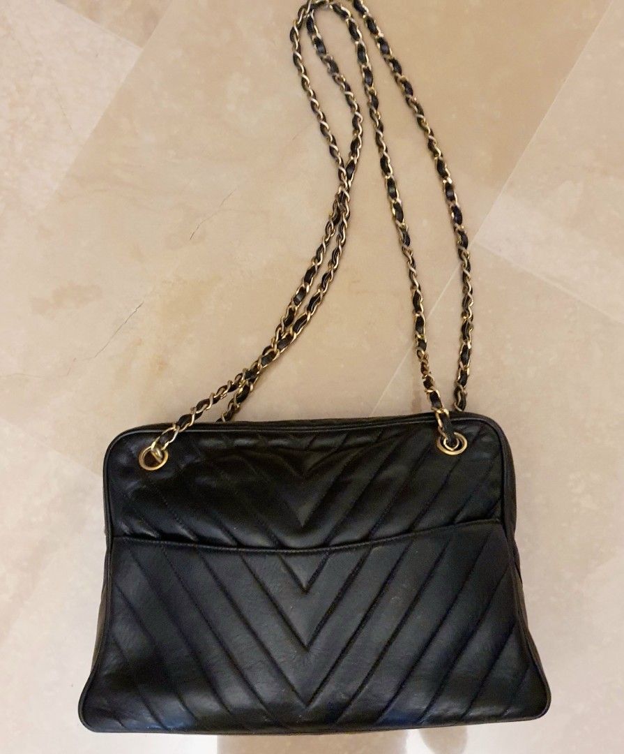 Chanel Black Vintage Bag Camera in Chevron Quilt, Luxury, Bags & Wallets on  Carousell