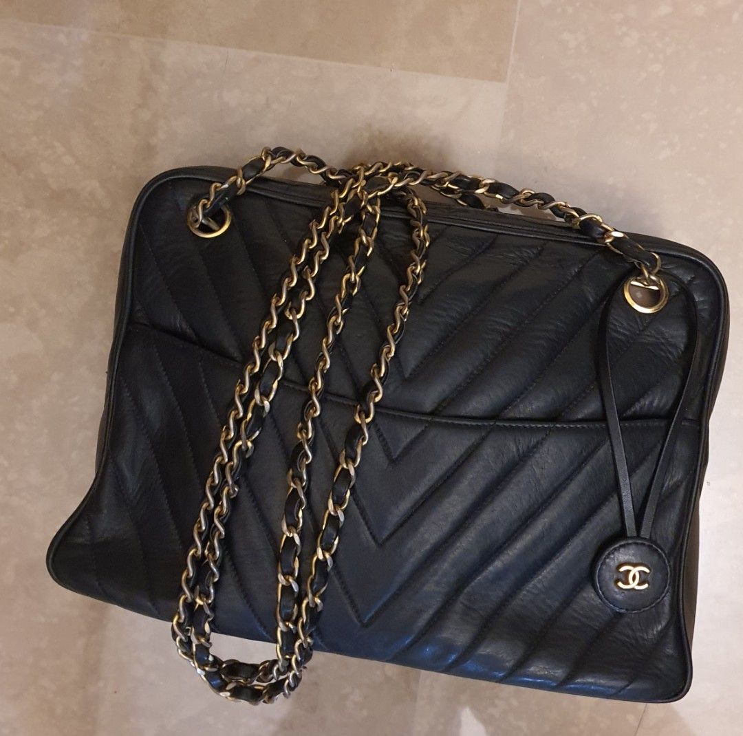 Chanel Black Vintage Bag Camera in Chevron Quilt, Luxury, Bags & Wallets on  Carousell