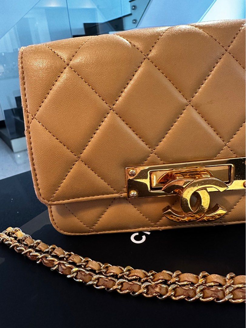 Chanel golden class wallet on chain hot sale