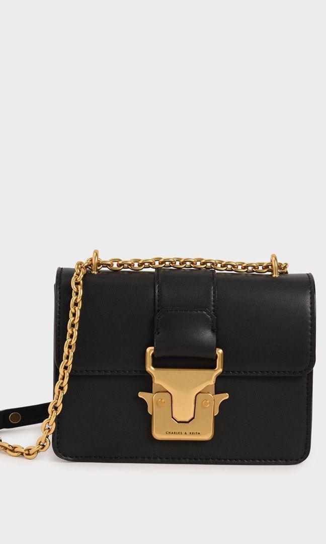 Boxy push lock crossbody bag 2025