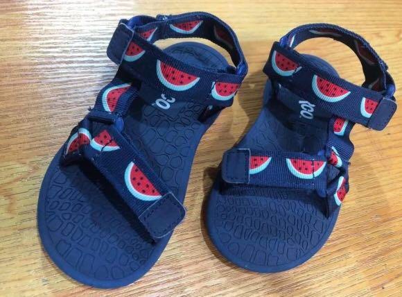 Circo sandals top
