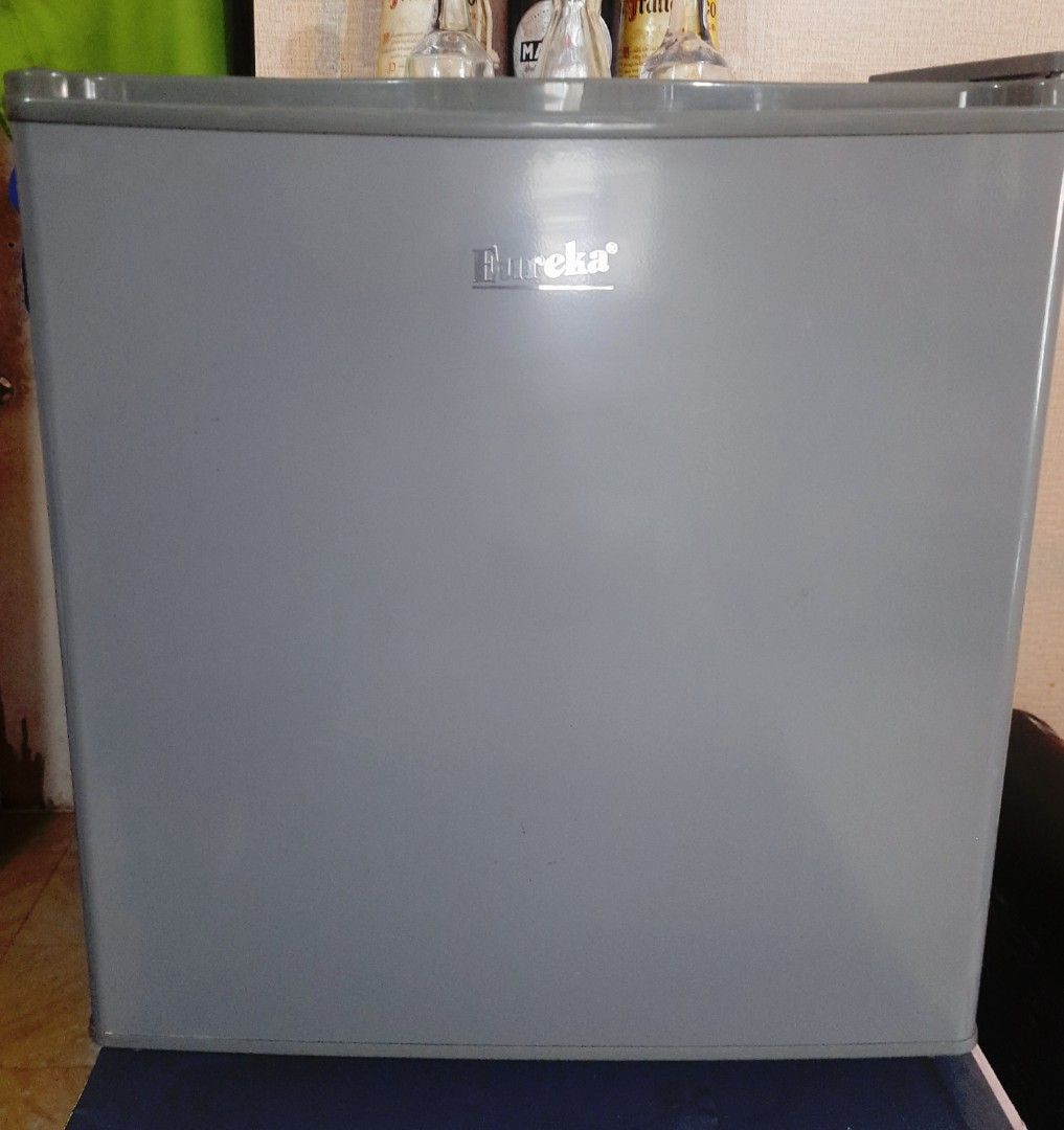 Eureka personal ref, TV & Home Appliances, Kitchen Appliances