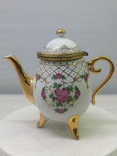 The Leonardo  Collection Floral, White and Gold miniature Teapot  345 *Y303