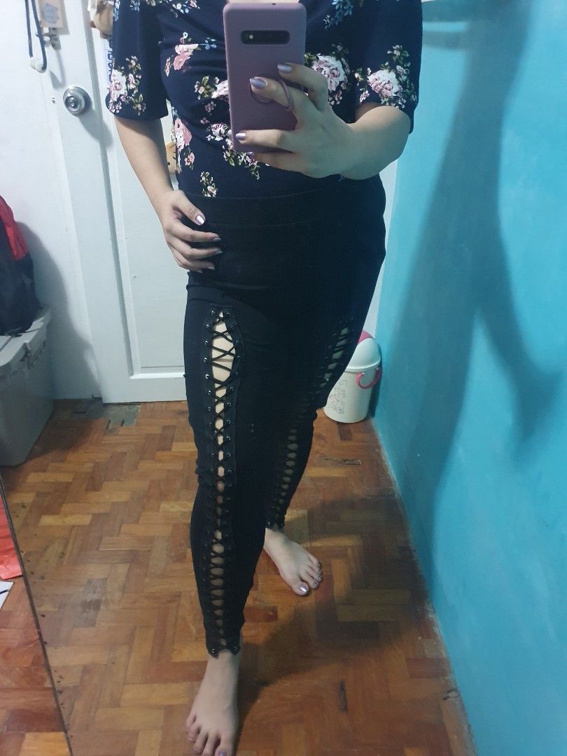 Black ripped leggings deals forever 21
