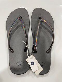 Gap Womens Slippers Flip-Flops Sz.9 Grey