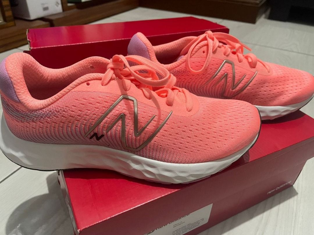 Sepatu sport running wanita shop