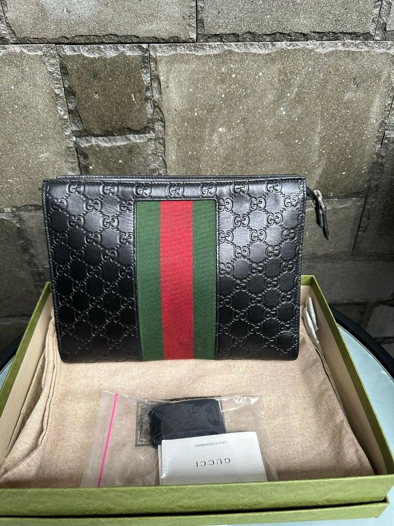 Gucci signature pouch 2025