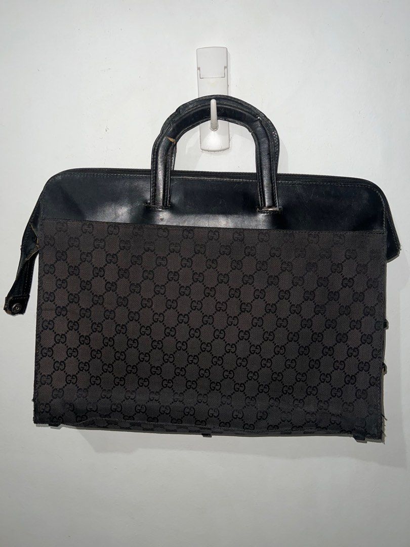 Gucci Project Bag (Category: Luxury Bags & Wallets) located in Quezon City. Submitted by rnbhits (Listing ID 1257393936, Image 3). Description: Gucci Document Project Bag Clean inside.