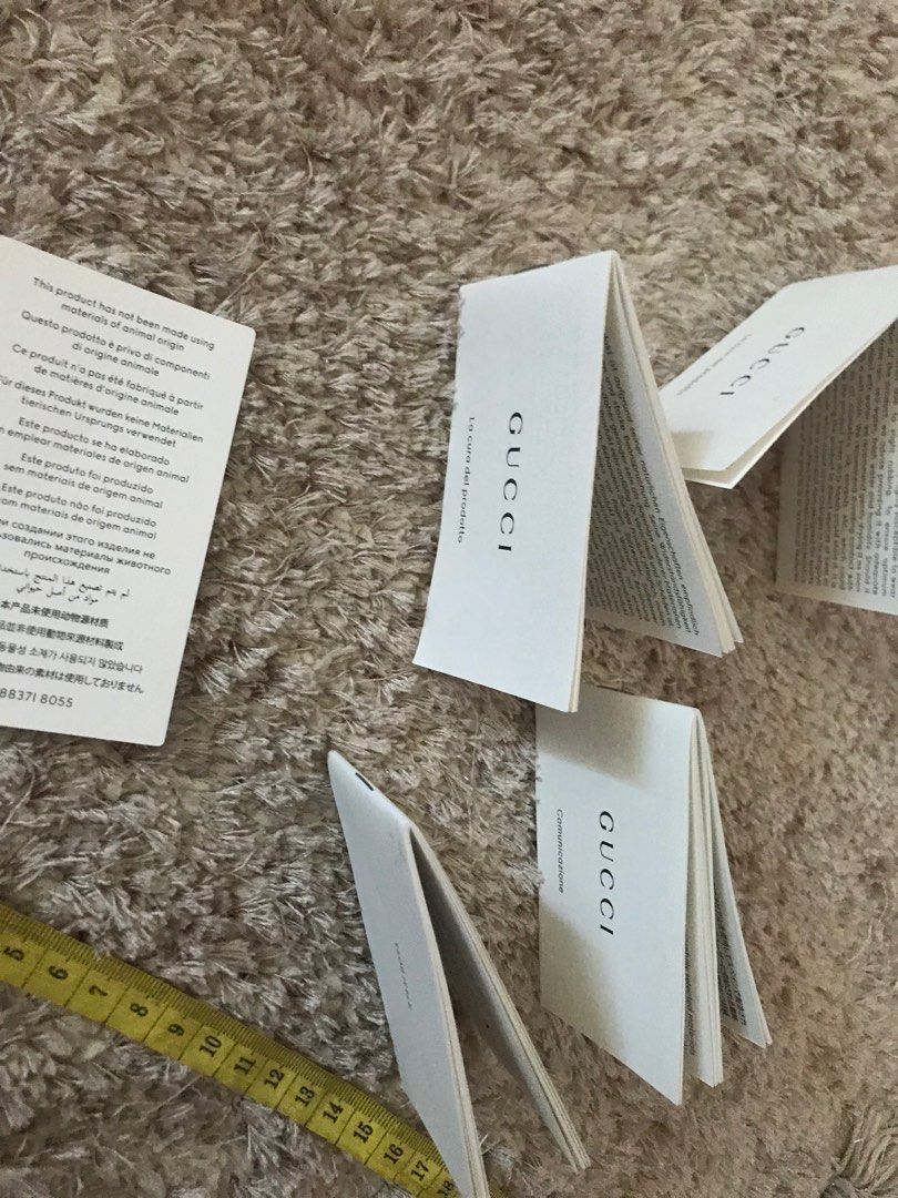 GUCCI TAG LABEL CARD BOOKLET NEW AUGTNTIC HARGA SATUAN, Buku & Alat ...