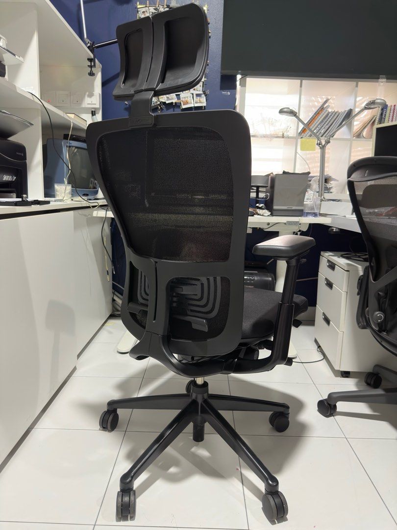 Haworth zody with original headrest, Furniture & Home Living, Furniture