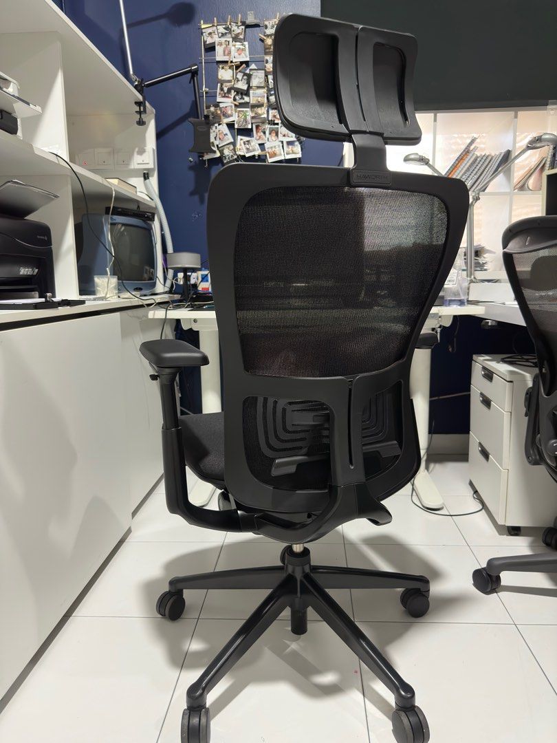 Haworth zody with original headrest, Furniture & Home Living, Furniture, Chairs on Carousell