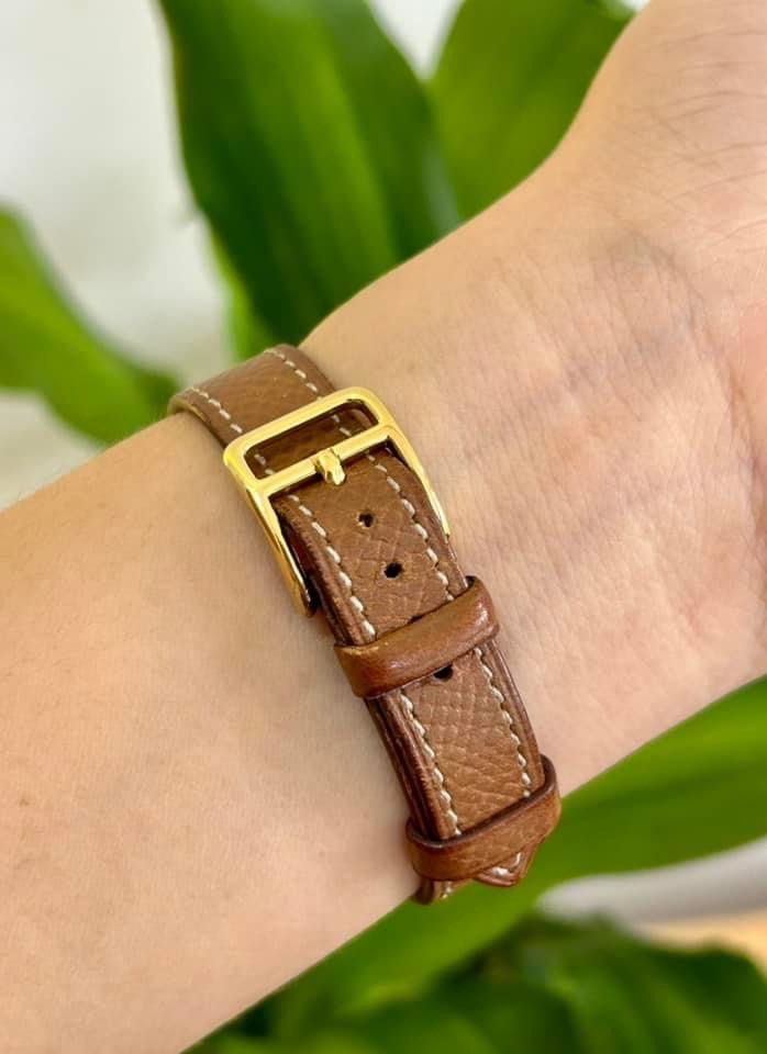 Hermes Kelly watch (Category: Luxury Watches) located in Santiago. Submitted by dobongsoon (Listing ID 1257441461, Image 2). Description: Japan🇯🇵preloved watch,💯 guaranteed original Shop with confidence We are BIR and DTI registered seller HÈRMES KELLY ▪️stainless steel /genuine leather strap ▪️quartz movement ▪️swiss made ▪️with engrave serial number at the back ▪️excellent used condition ▪️up to large large wrist ◾️unit pouch and box only ▪️