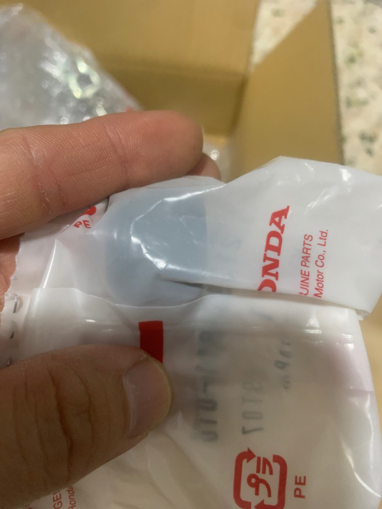 Honda Civic, B series, transmission breather cap, Car Accessories, Accessories on Carousell