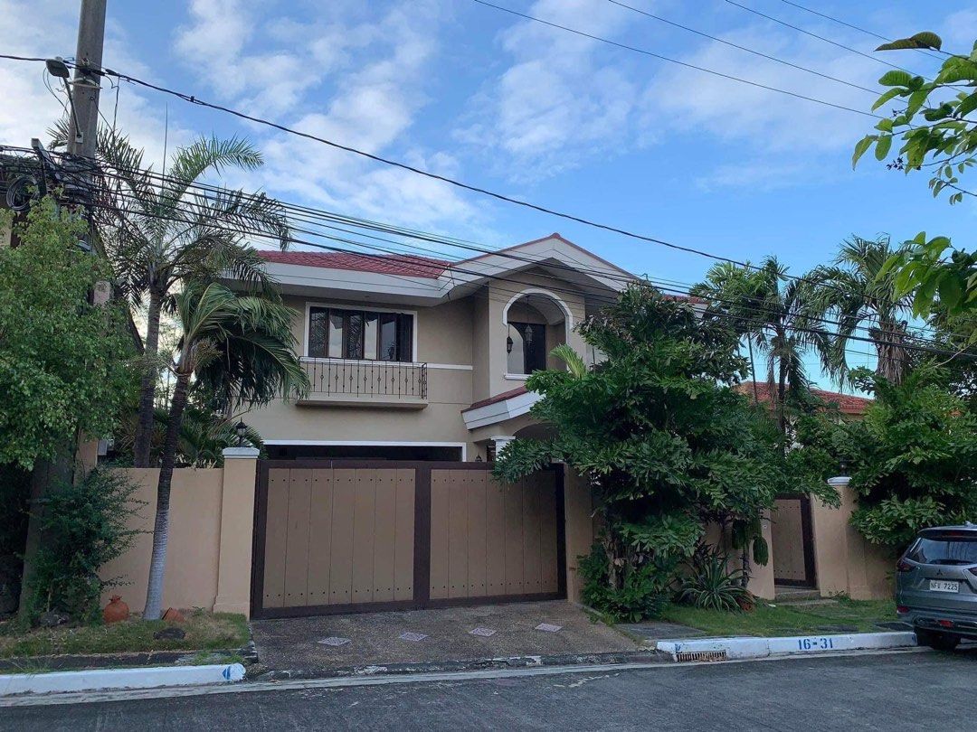 House in SOUTHBAY GARDENS Brgy. BF Homes Paranaque City for sale