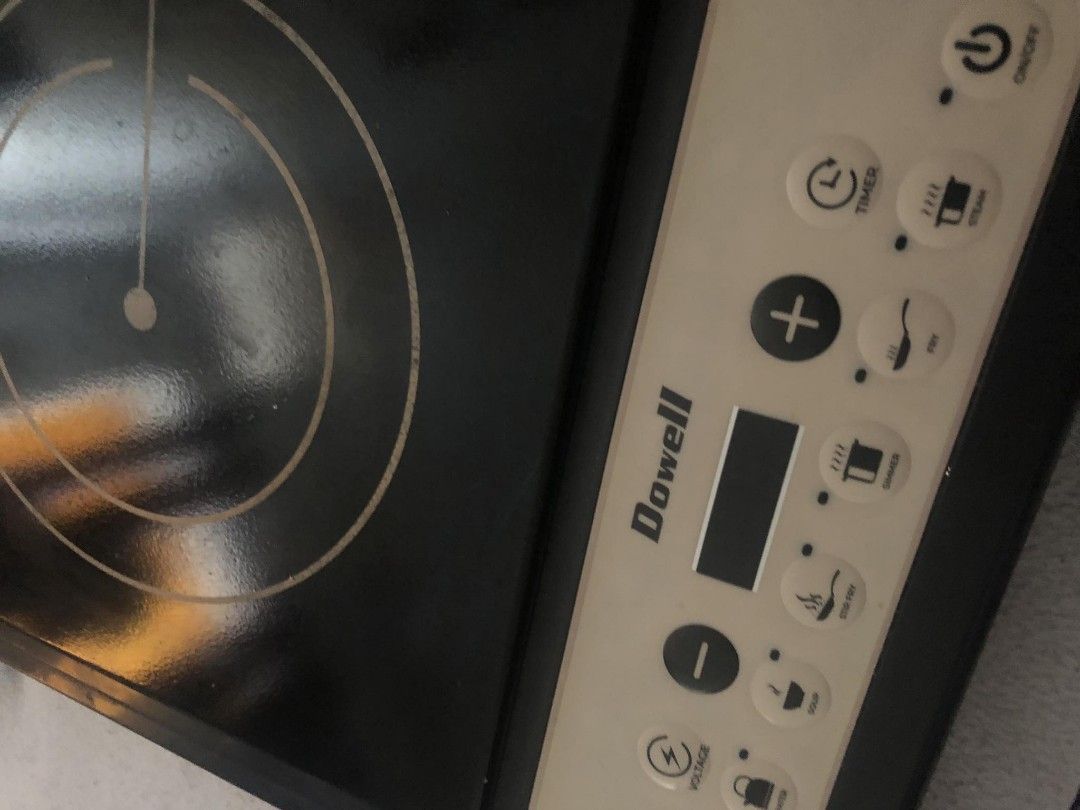 Induction cooker (Category: Cookers) located in Manila. Submitted by rhaqui2414959 (Listing ID 1257425363, Image 3). Description: Dowell induction cooker.