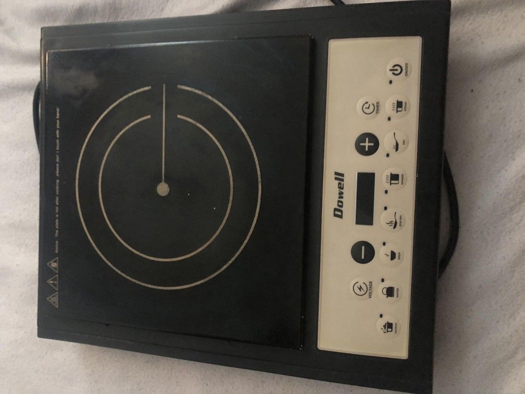 Induction cooker (Category: Cookers) located in Manila. Submitted by rhaqui2414959 (Listing ID 1257425363, Image 1). Description: Dowell induction cooker.