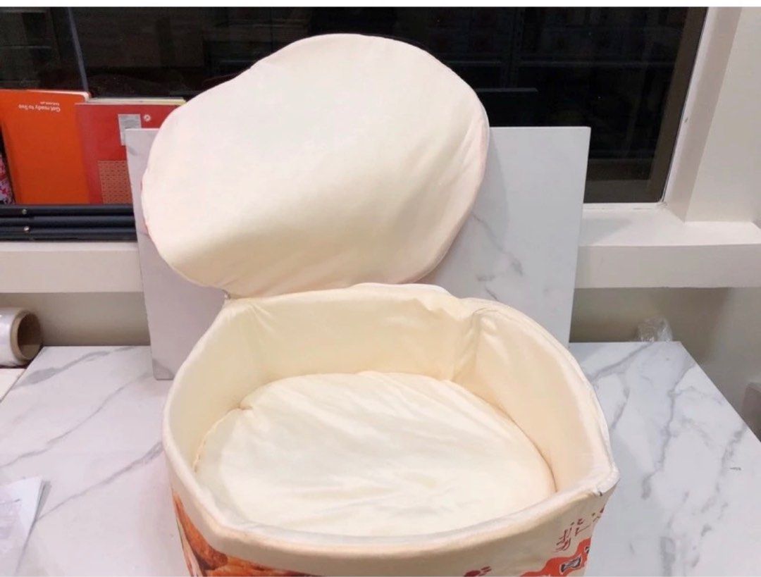 INSTANT NOODLE BED FOR DOGS/CATS (Category: Homes & Other Pet Accessories) located in Mandaluyong City. Submitted by Aegyofinds (Listing ID 1257415674, Image 3). Description: My pet never used it because he is more used to his old bed. .