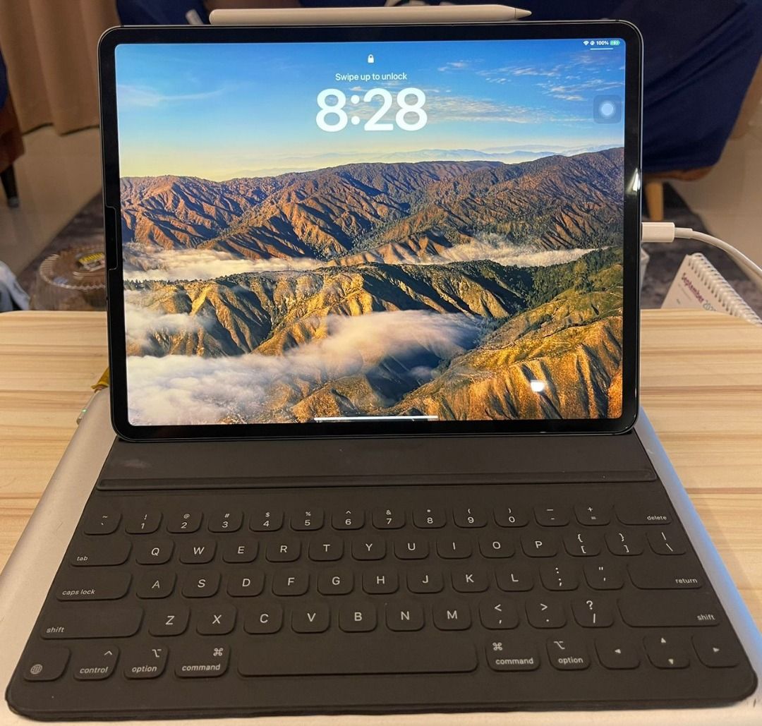 iPadケース12.9インチiPad Pro第3世代用Smart Keyboard Folio