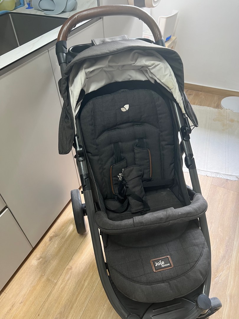 Joie stroller with car seat carrier with free infant insert