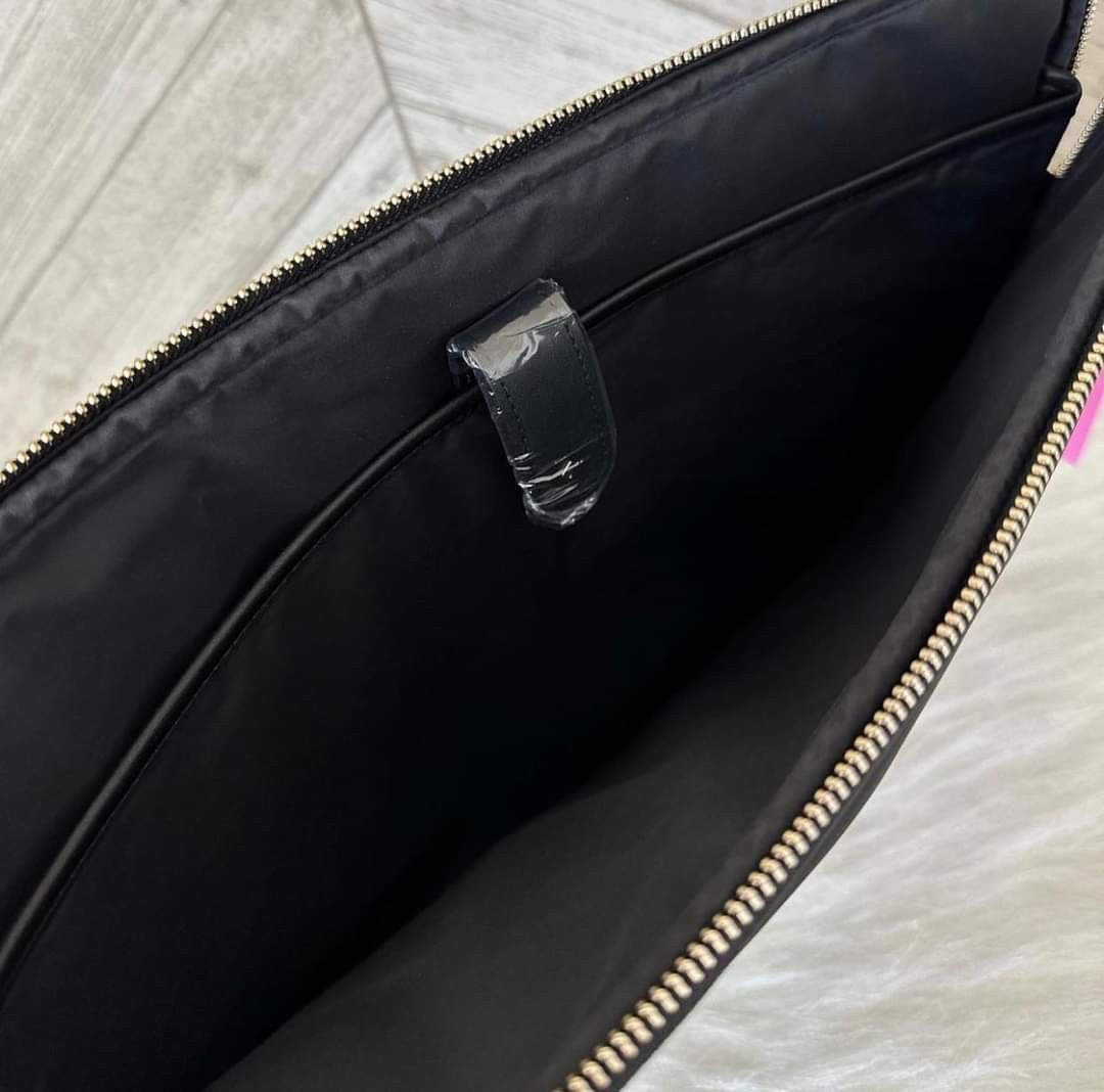 KATE SPADE 15” Laptop Sleeves (Category: Laptop Bags & Sleeves) located in Mabalacat. Submitted by maiyasluxurybagshoppe (Listing ID 1257430944, Image 3). Description: .